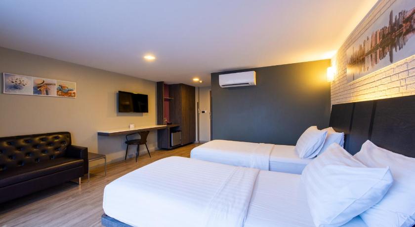 Bangkok BB Glass House 2-Star Hotel suite