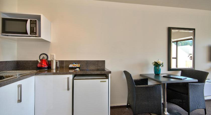 Image of King Studio Apartment 8