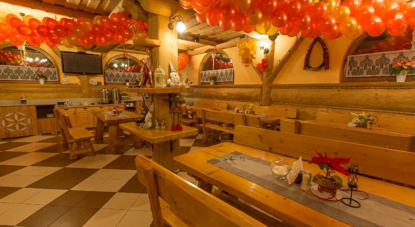 ポロニン Tatrzanski Dworek 3つ星 ホテル プール