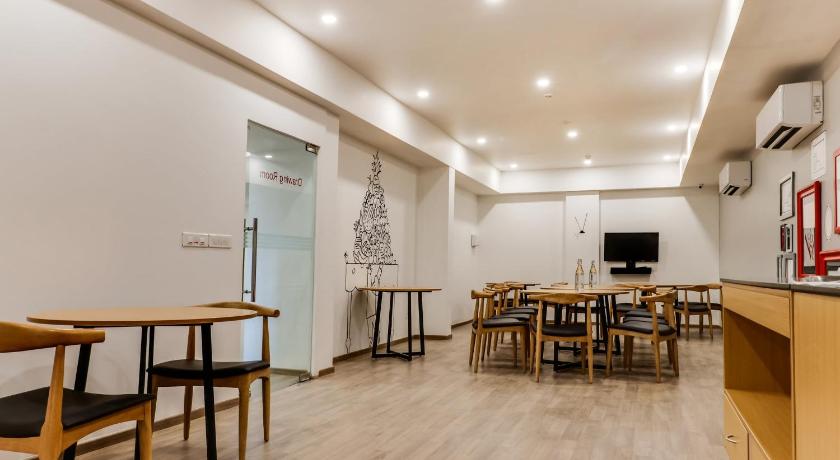 Townhouse Gandhi Hall – Indore, IN