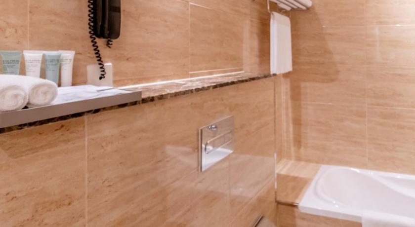 Image of One Bedroom Suite 9