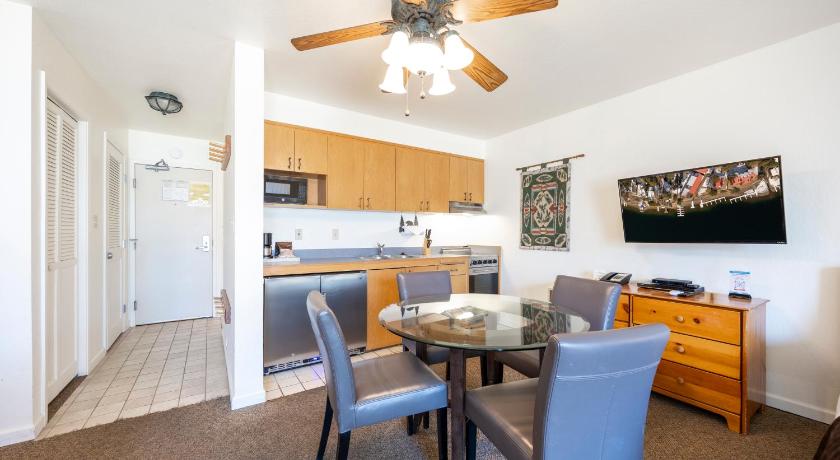 トラッキー (CA) Cozy King Studio w/Lake View #145 at Donner Lake Village 4つ星 宿泊施設 外観