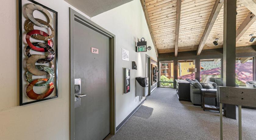 트러키 (CA) Cozy Studio wKitchen #217 at Donner Lake Village 4성급 숙소 레스토랑