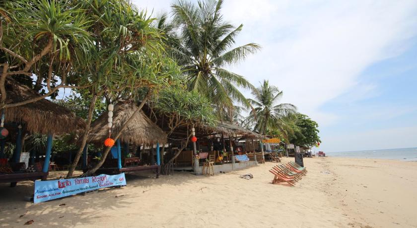 a beach with people on the sand, Lanta Family Resort in Koh Lanta
