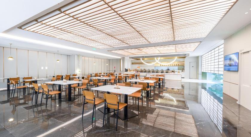 Atour Hotel Wuhan Hankou Railway Station South Square - image 3