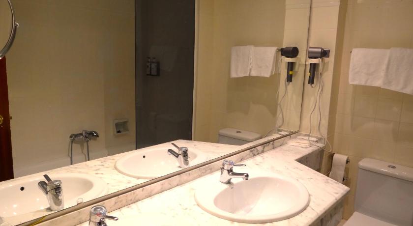 Image of Double or Twin Room 8