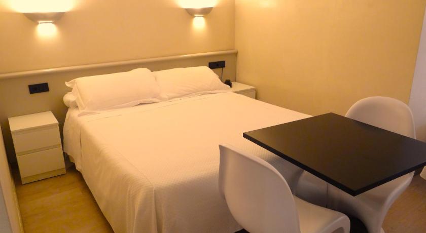 Image of Double or Twin Room 11