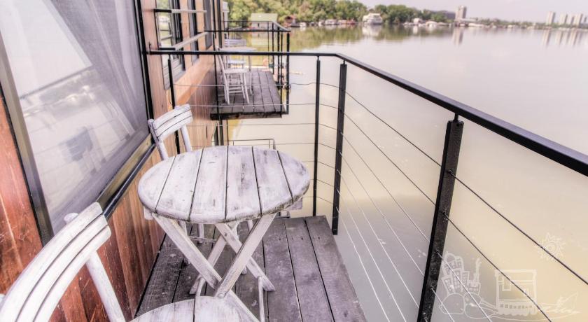貝爾格勒 ArkaBarka Floating Hostel 2星级 酒店 泳池