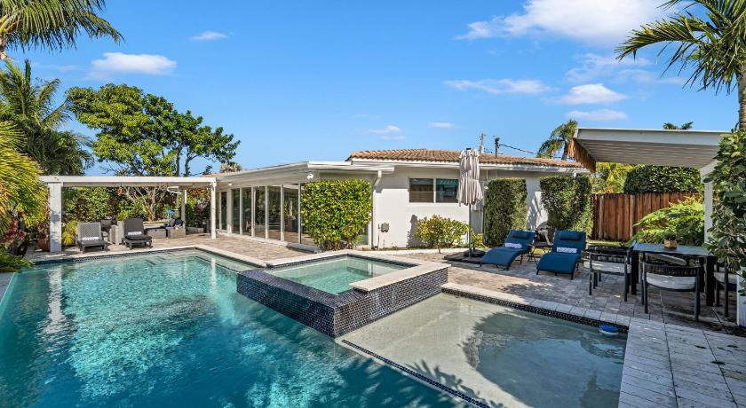 Pompano Beach (FL) Waterfront Pool Home Near Beach Sleeps 10 4성급 숙소 객실