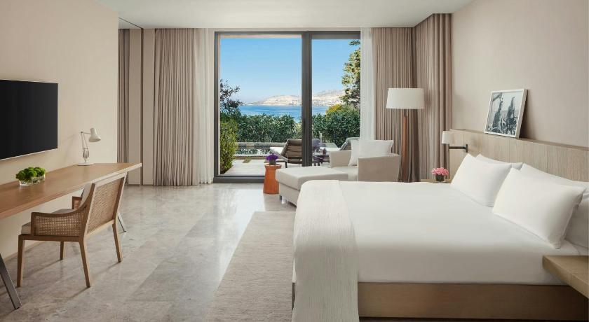 Superior One-Bedroom King Suite with Private Pool Görseli 3