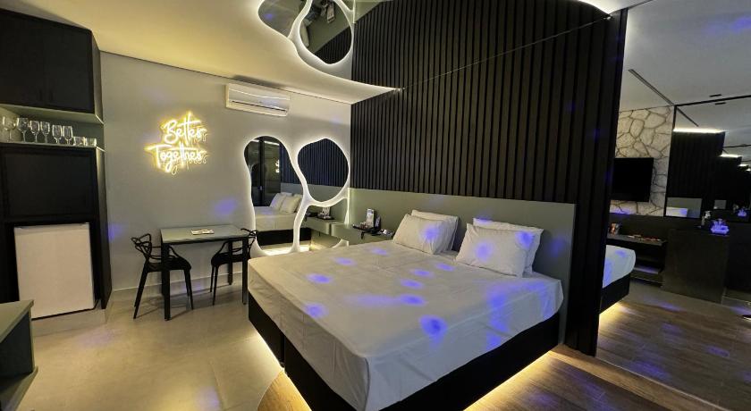 Motel Seducion (Adults only)