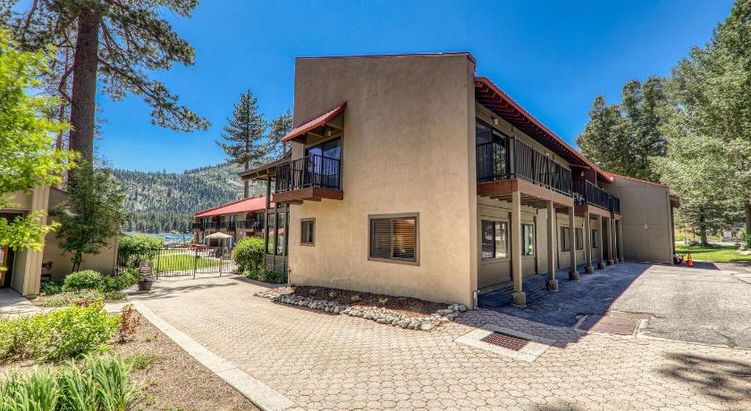 トラッキー (CA) Beautiful Studio w/ Lake View #243 at Donner Lake Village 4つ星 宿泊施設 レストラン