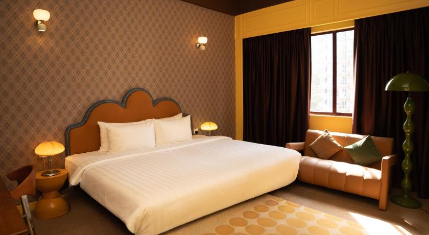 The Très Hotel - image 5