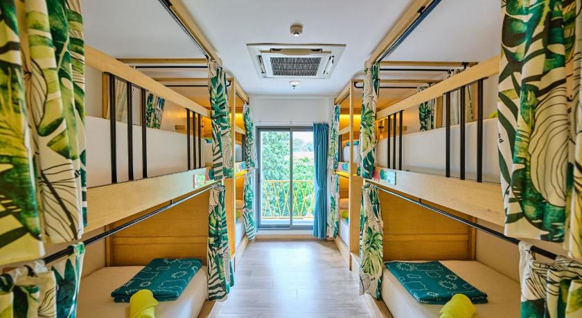 Image of 8-Bed Mixed Dormitory Room 3