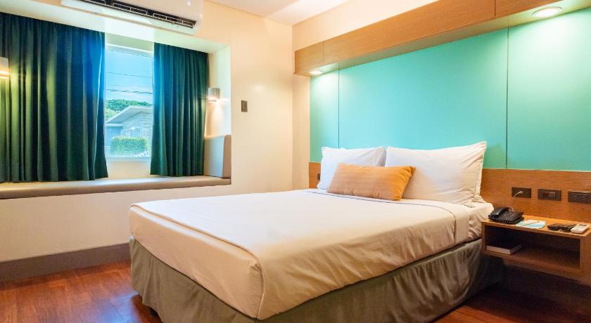 Image of 1 Queen Bed, Mobility Accessible Room, Non-Smoking 1