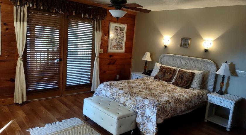 레이크 헬렌 Charming Lakefront Room with Private Porch & Canoe Rentals Near Lake Helen, Florida 2성급 숙소 객실