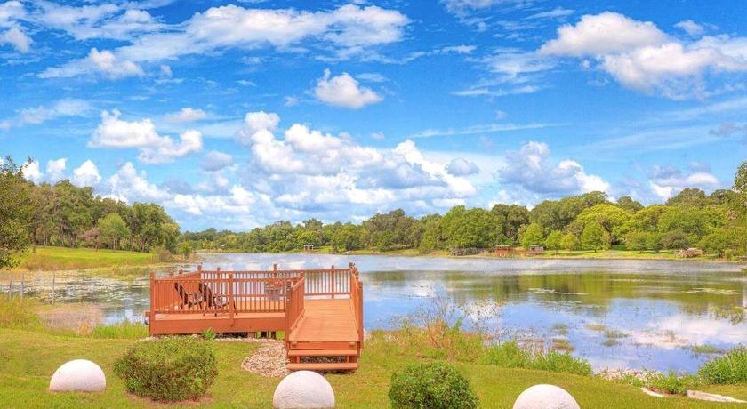 레이크 헬렌 Charming Lakefront Room with Private Porch & Canoe Rentals Near Lake Helen, Florida 2성급 숙소 로비