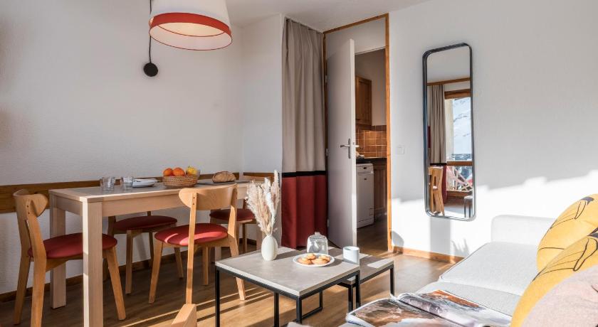 Image of Studio with Sleeping Alcove (4 People) 3