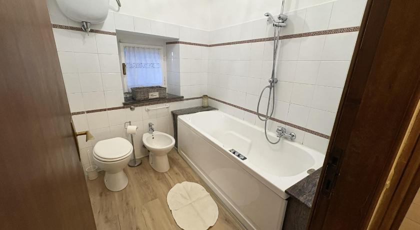 アッシジ Delizioso Appartamento Francesco House Family 3つ星 シングルルーム プール