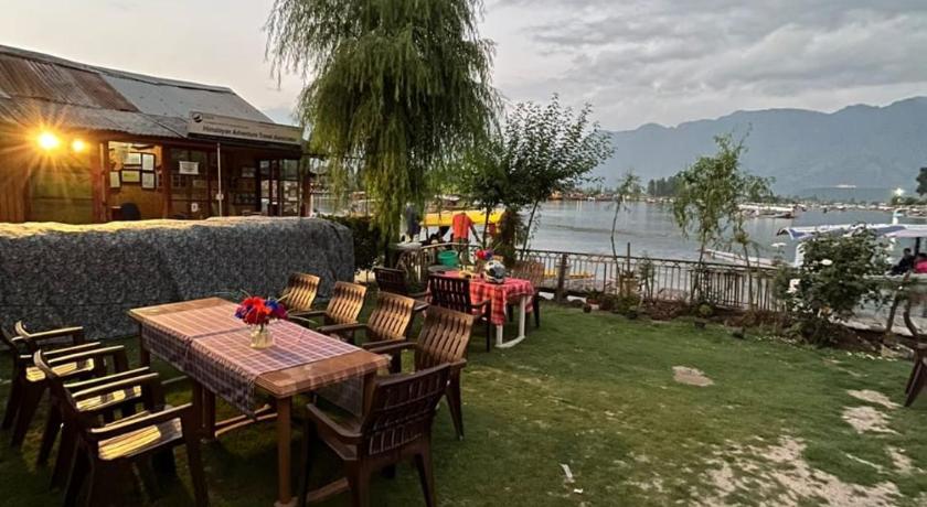 Hotel Lake Side – Srinagar, PA
