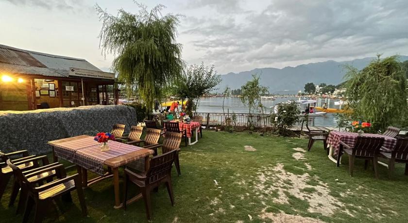 Hotel Lake Side – Srinagar, PA