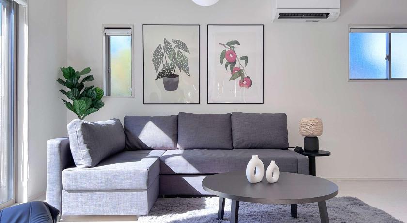 Convenient Ozu Location Bright 4BR Stay by Restavio