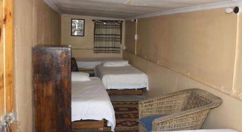 Image of 4-Bed Mixed Dormitory Room 0