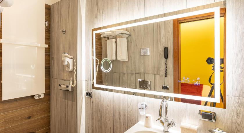 Image of Luxury Quadruple Room 16