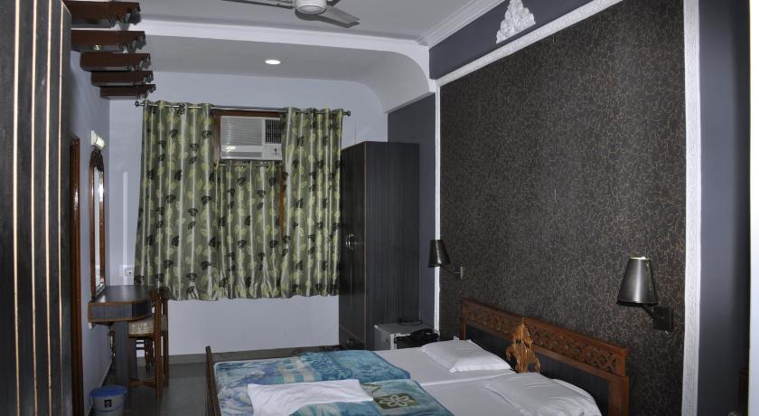 Hotel Pratiksha photo