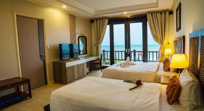 Immagine di Camera Familiare con Vista Mare (Family Room with Sea View) 5