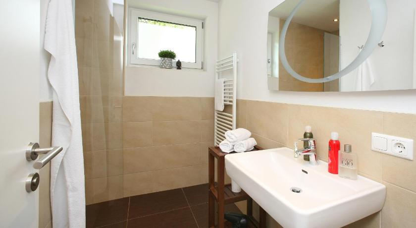 Image of One-Bedroom Apartment with Terrace 2
