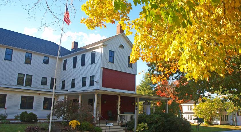 Woodbound Inn — Hotel in Jaffrey (NH)