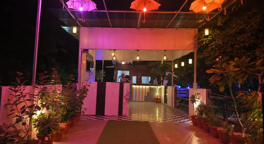 Heavens Hotel - image 10