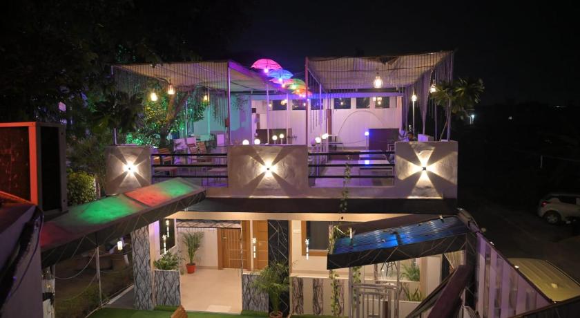 Heavens Hotel - image 16