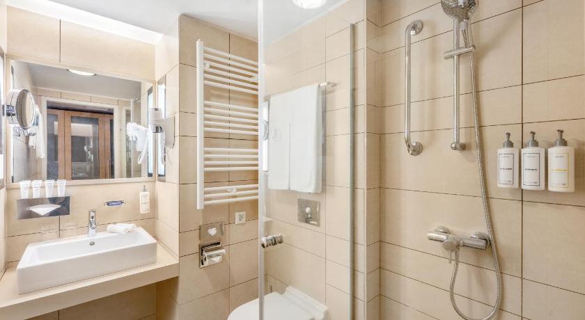 Image of Top Floor Suite 6