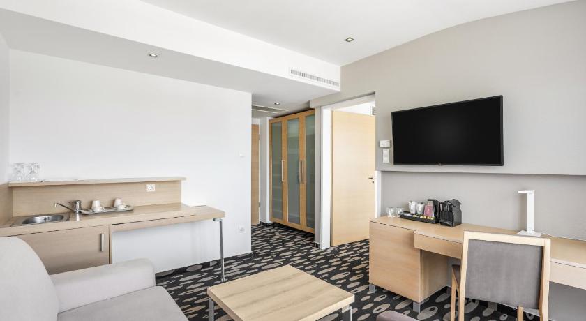 Image of Top Floor Suite 5
