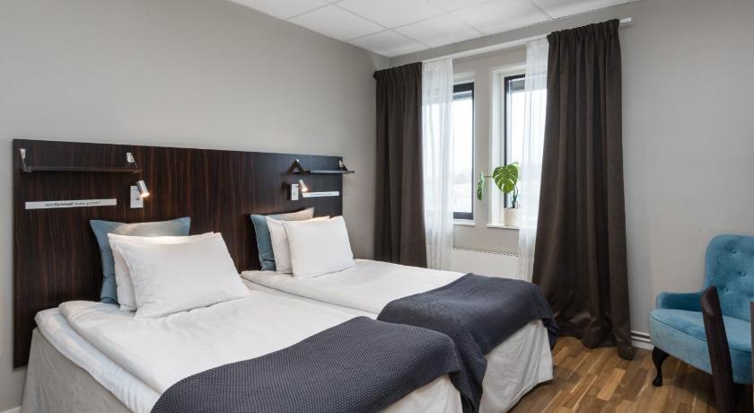 Image of Medium Double Room 4