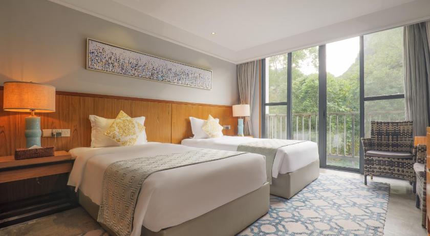 陽朔 Yangshuo Courtyard Hotel-Free pick up from Airport or TS for 3 nights or more before July 15th ゲストハウス プール