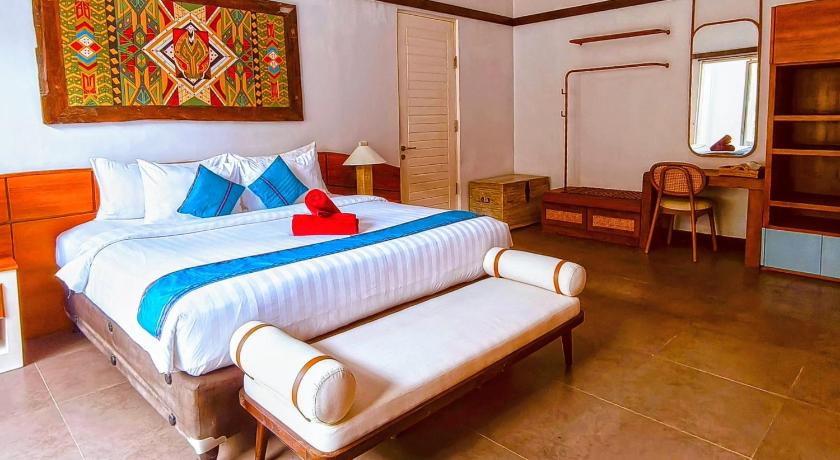 Image of Pool Deluxe Double Room 17