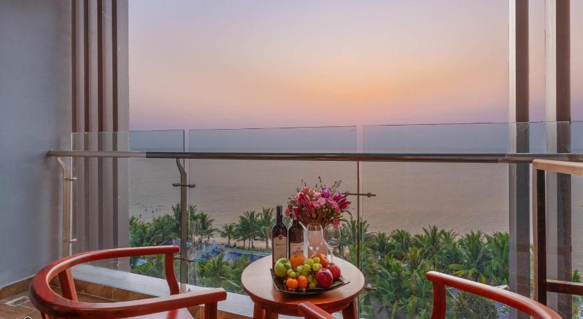 Image of Deluxe with Ocean View 9