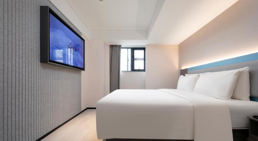 Atour Light Hotel Wuhan Jiangtan Jianghan Road Pedestrian Street - image 23