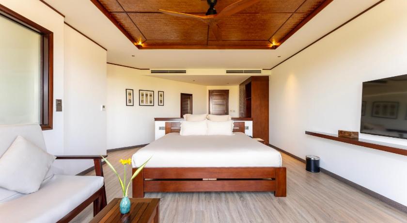 Image of Double Room with Pool View 3