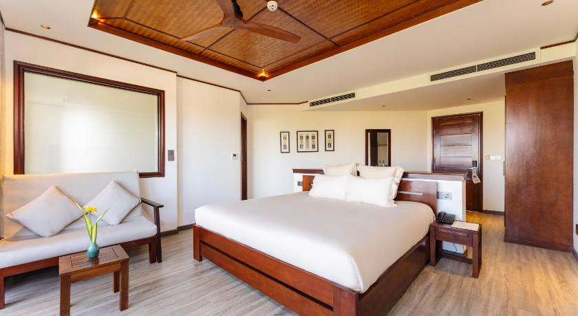 Image of Double Room with Pool View 4