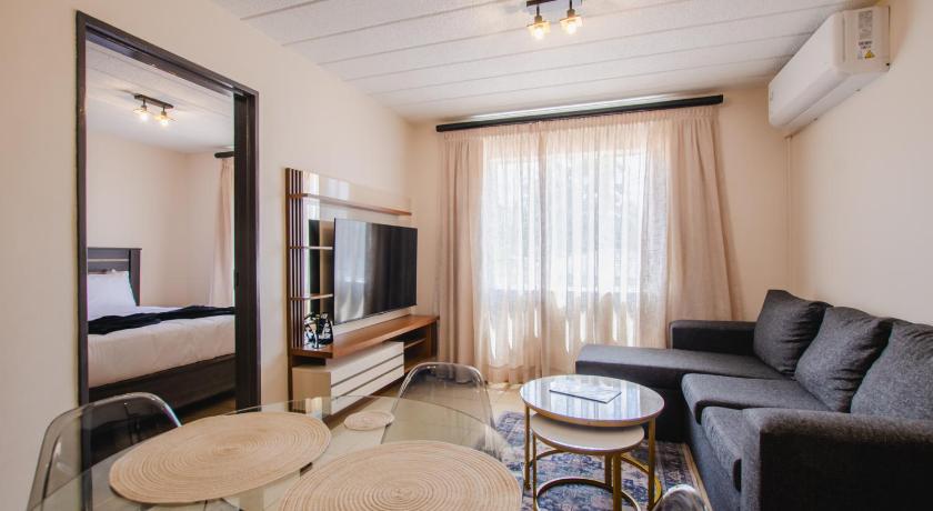 Melrose Corner Self-Catering Hotel Apartments - image 5