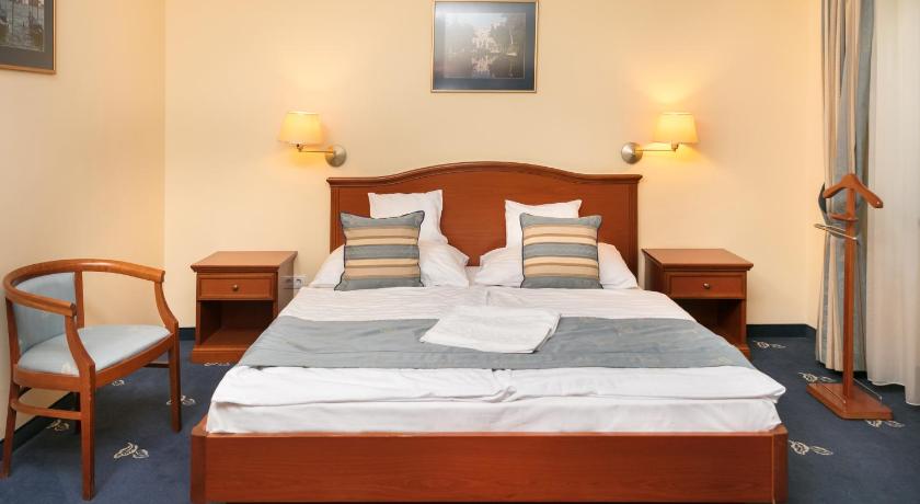 Image of Suite 4