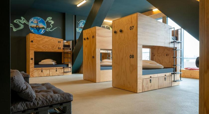 Private Bedroom for 12 people圖片 1