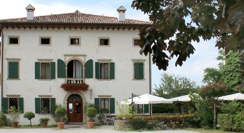 Albergo Ristorante Ai Pini