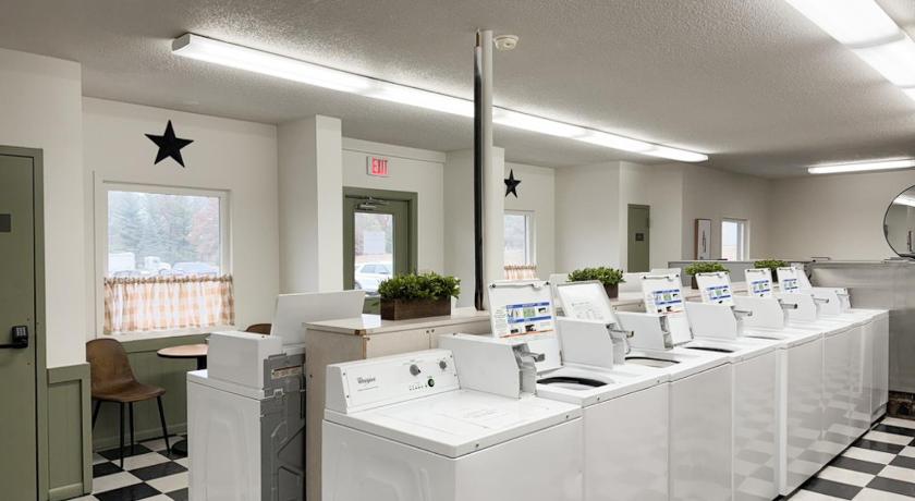 그랜츠버그 The Trail Inn - Grantsburg, WI - 703 WI-70 5성급 숙소 로비