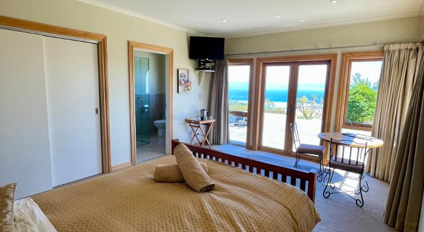 Image of Queen Room with Sea View 1