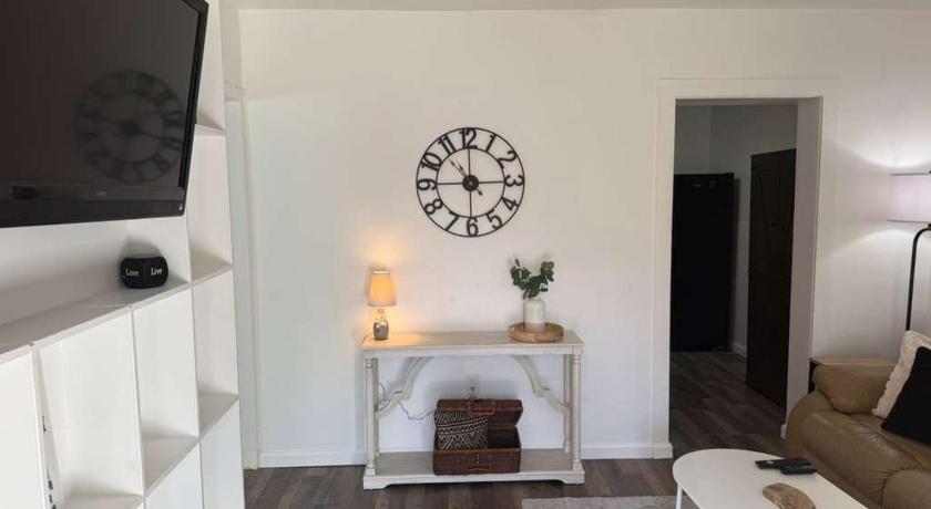 브룩스빌 (FL) 2 bedroom, 1 bath in Downtown Brooksville 2성급 숙소 스위트룸